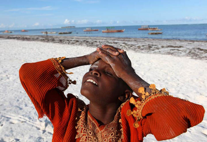 <em>Julia Cumes: Matemwe Girl</em>, Zanazibar