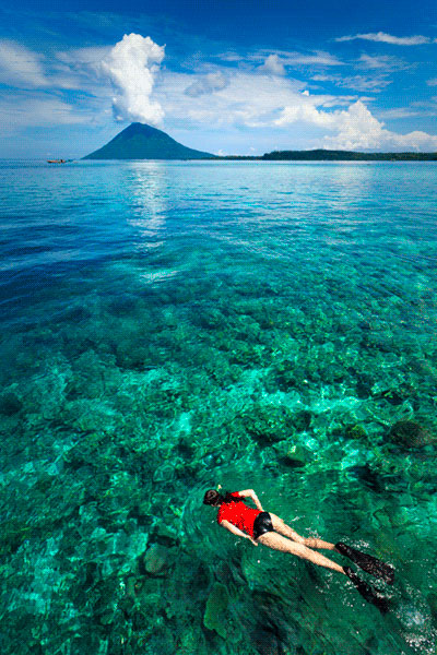 <em>Felix Hug: Bunaken</em>, Manado