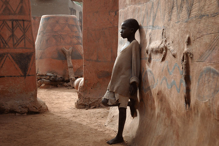 <em>Athanasios Maloukos: Vibrating Forms</em>, Burkina Faso