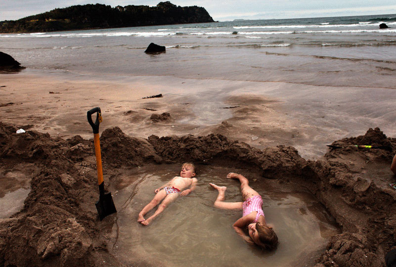 <em>Lisa Wiltse: Hot Water Beach</em>, Coromandel New Zealand