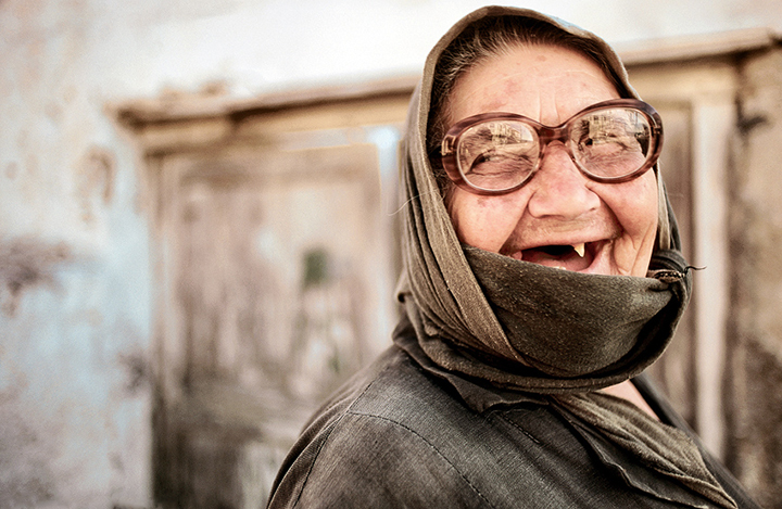 <em>Robert Leon: Laughter</em>, Greece