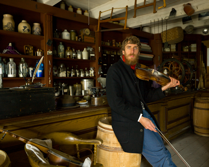<em>Fiddler</em>, Richard Desmarais