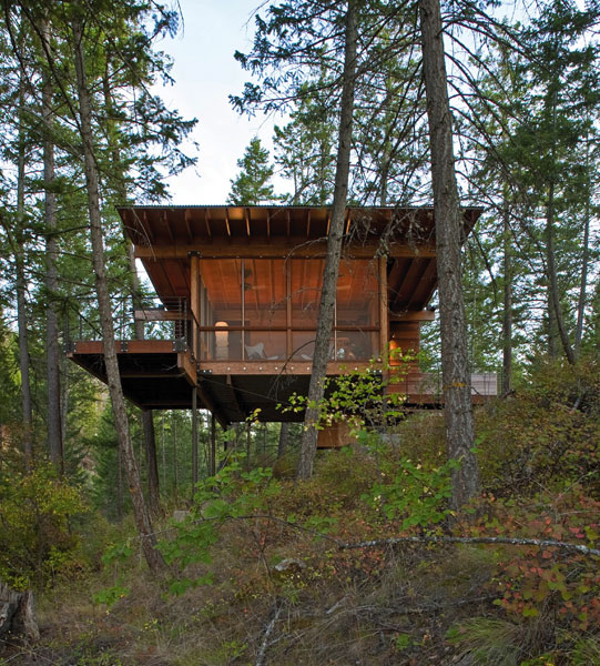 <em>Wood Cabin on Lake Flathead, Polson, MO.</em> By Andersson Wise
Architects. Photo © Art Gray.