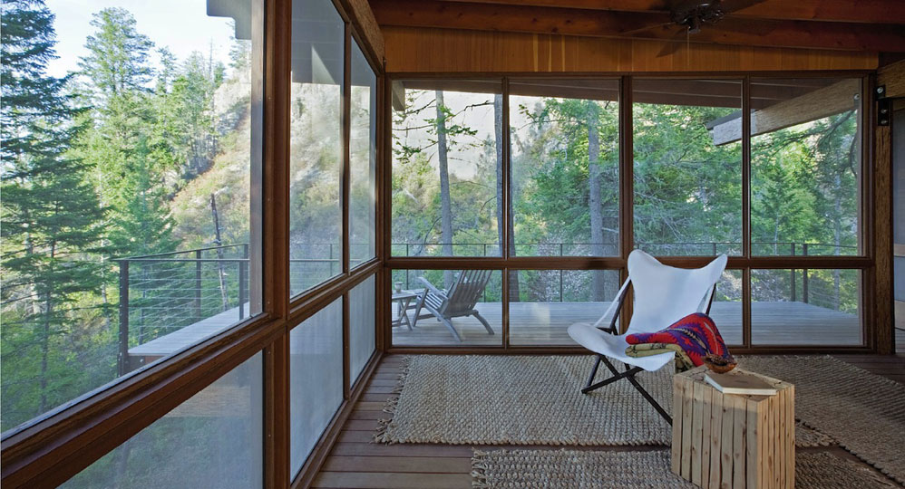 <em>Wood Cabin on Lake Flathead, Polson, MO.</em> By Andersson Wise
Architects. Photo © Art Gray.