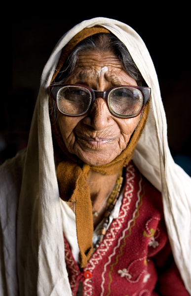 <em>Indian Widow</em>, Lauren Pond