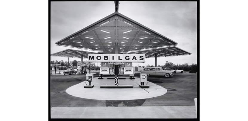MOBIL GAS STATION Mobil Gas Station by Smith and Williams, Anaheim, CA.  Photograph by Julius Shulman, 1945.  © J. Paul Getty Trust. (Click for Slideshow)