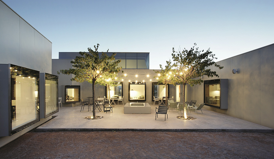 Hotel Aire de Bardenas, Tudela, Spain, 2011.  By Mónica Rivera/Emiliano Lopez.
